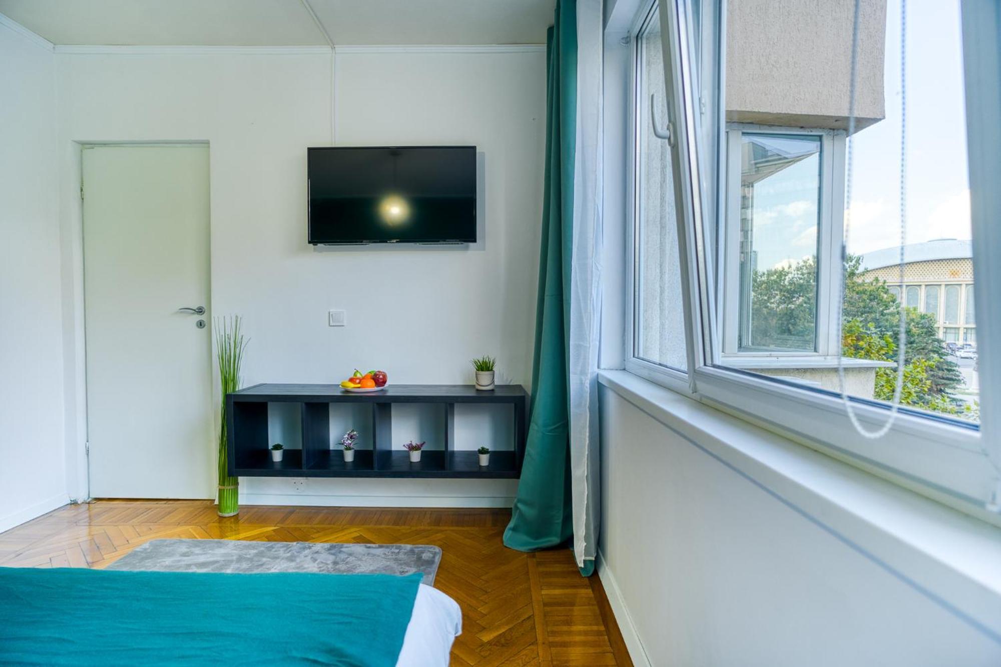 Hacienda Royal Palace - Central Designer Apartment Bukarest Kültér fotó