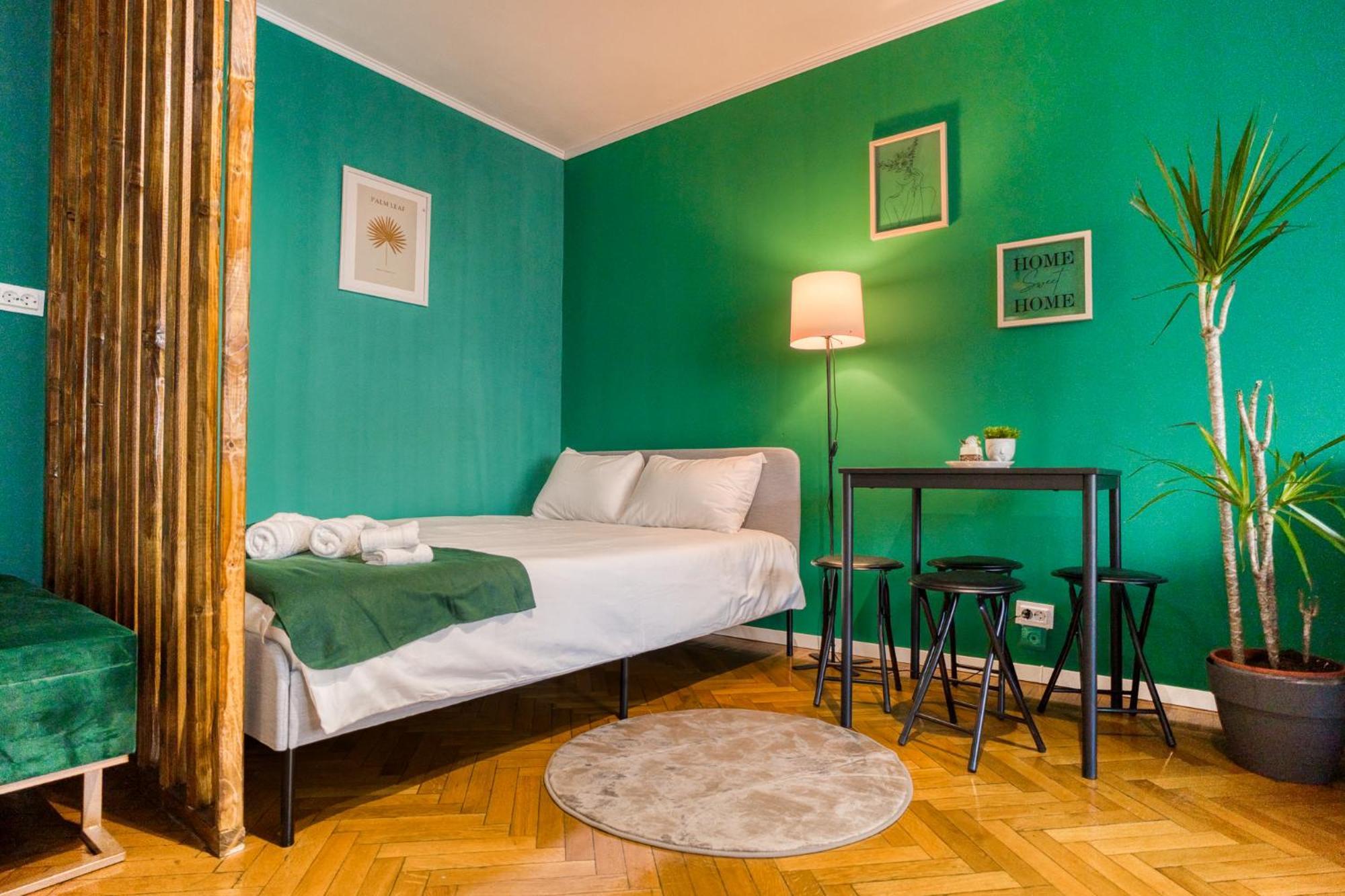 Hacienda Royal Palace - Central Designer Apartment Bukarest Kültér fotó