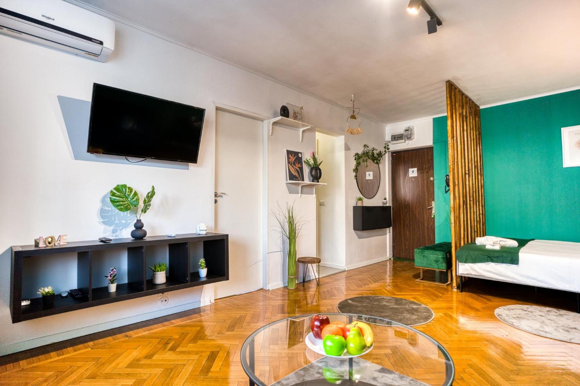 Hacienda Royal Palace - Central Designer Apartment Bukarest Kültér fotó